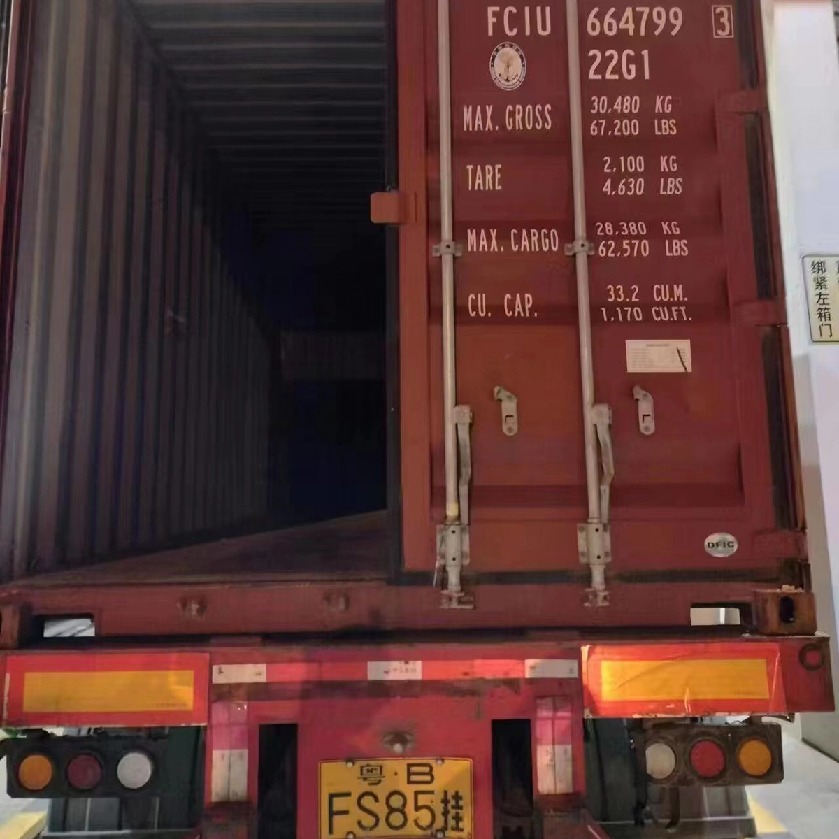 container-loading-custom-dress-orders